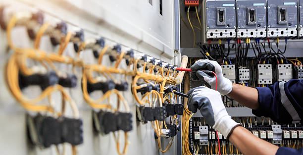 Professional Electrician technician working in Oak View, CA